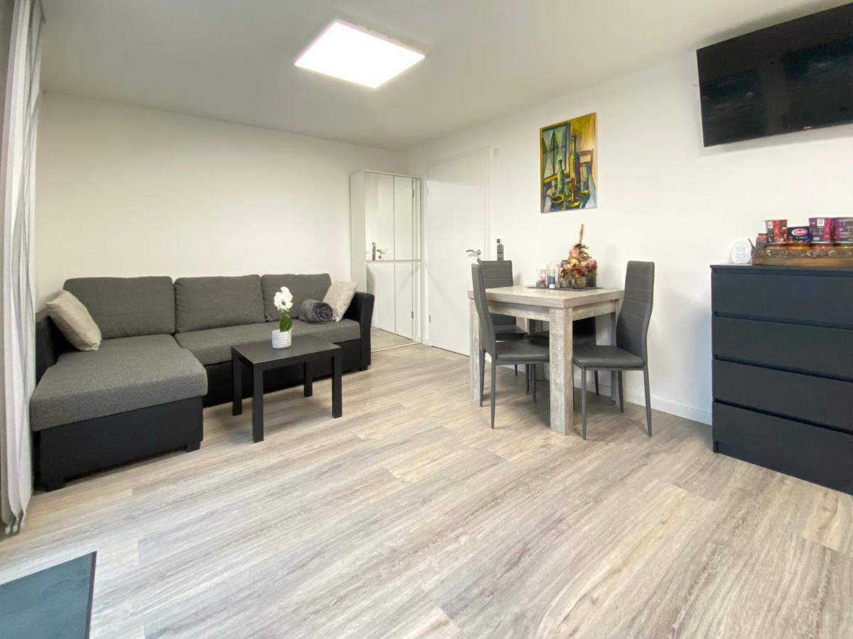 1,5 Zimmer Apartment In S-Bahn Naehe, 35 Qm, Max 4 Pers, Zentral, Private Terasse, Internet 250 Mbit Gärtringen Εξωτερικό φωτογραφία